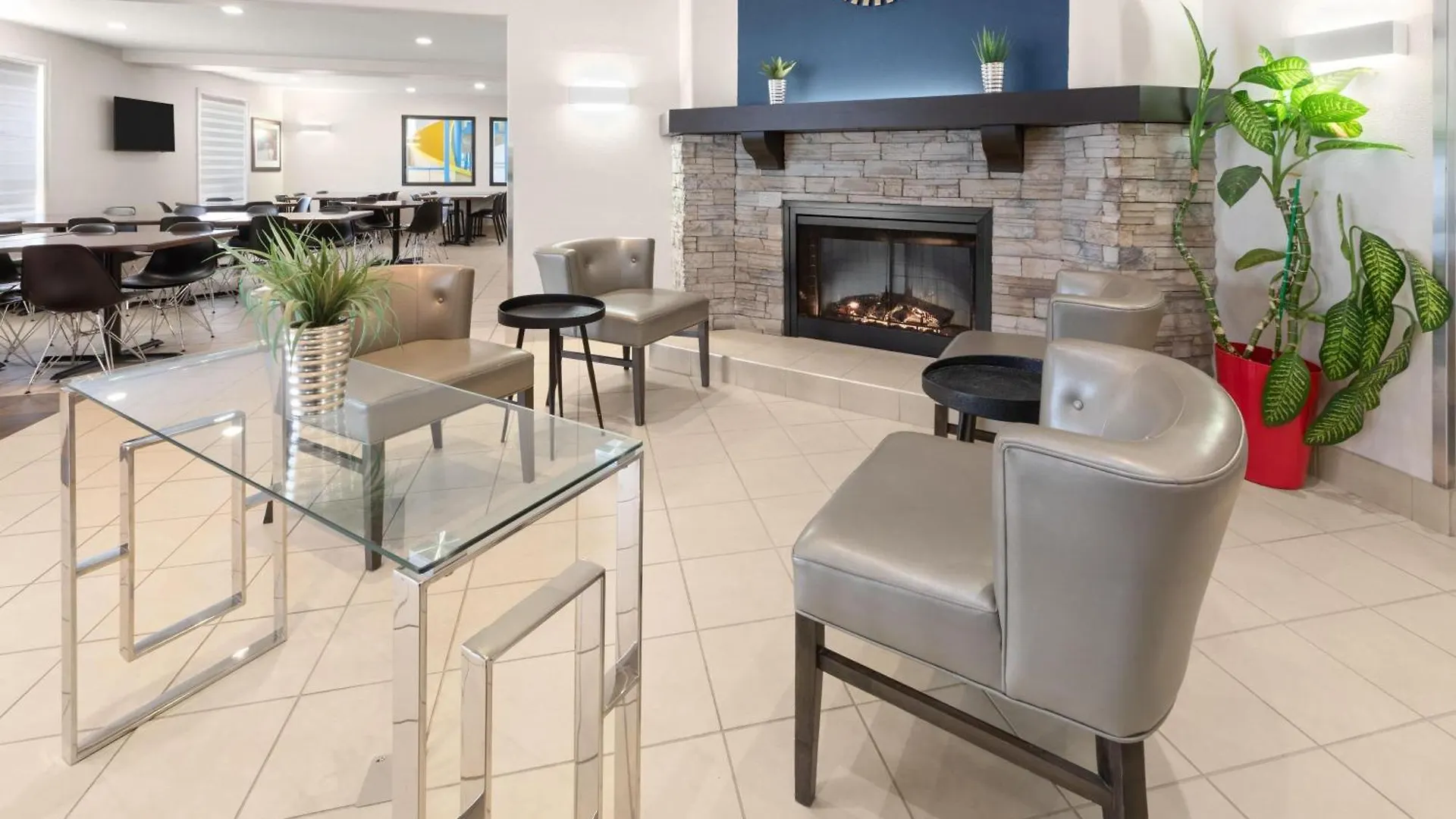 4 Couple Hotels Near Old Jail of Trois-Rivieres Worth Booking