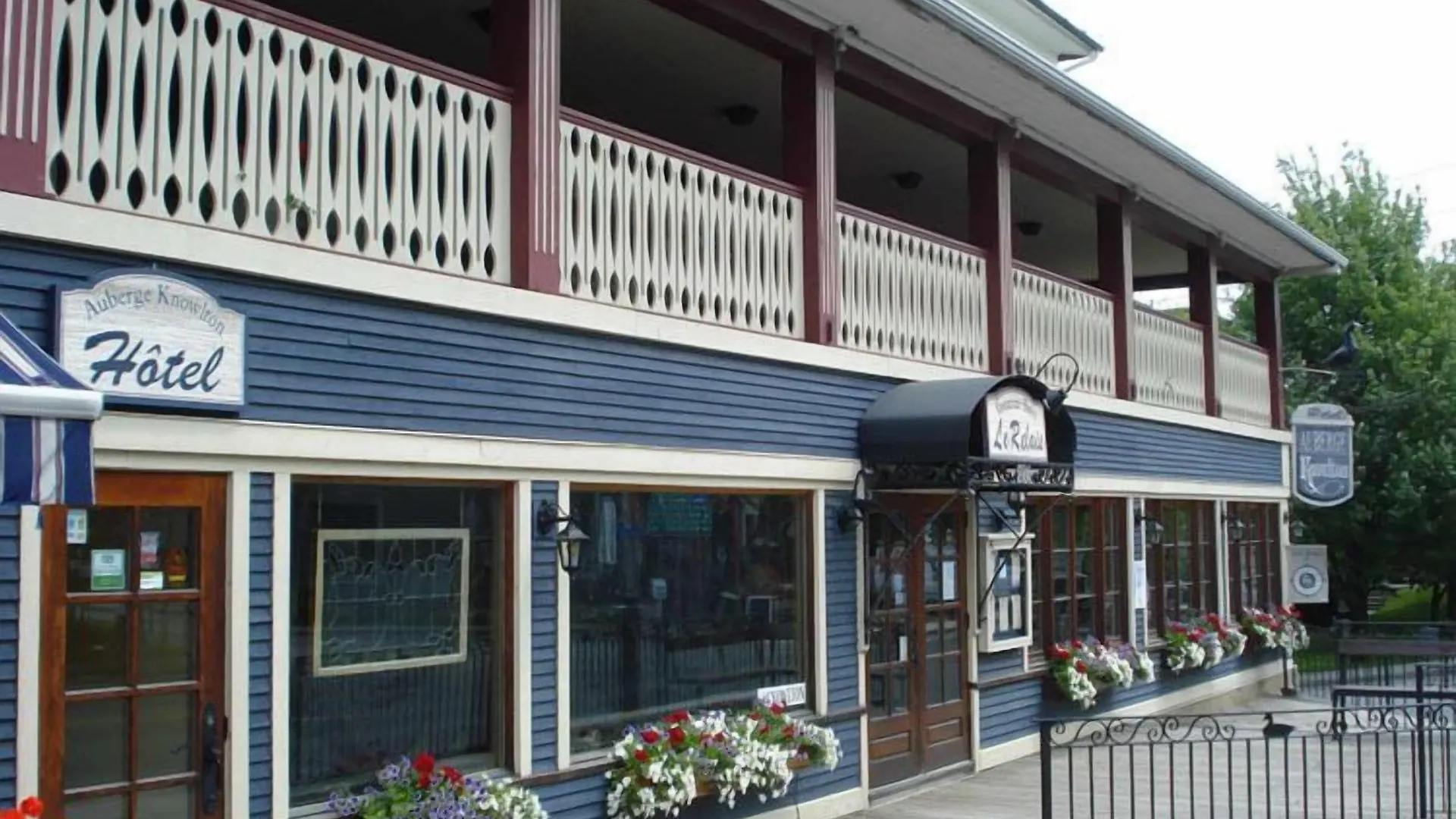 15 Beach Hotels in Canada That Actually Deliver on Location