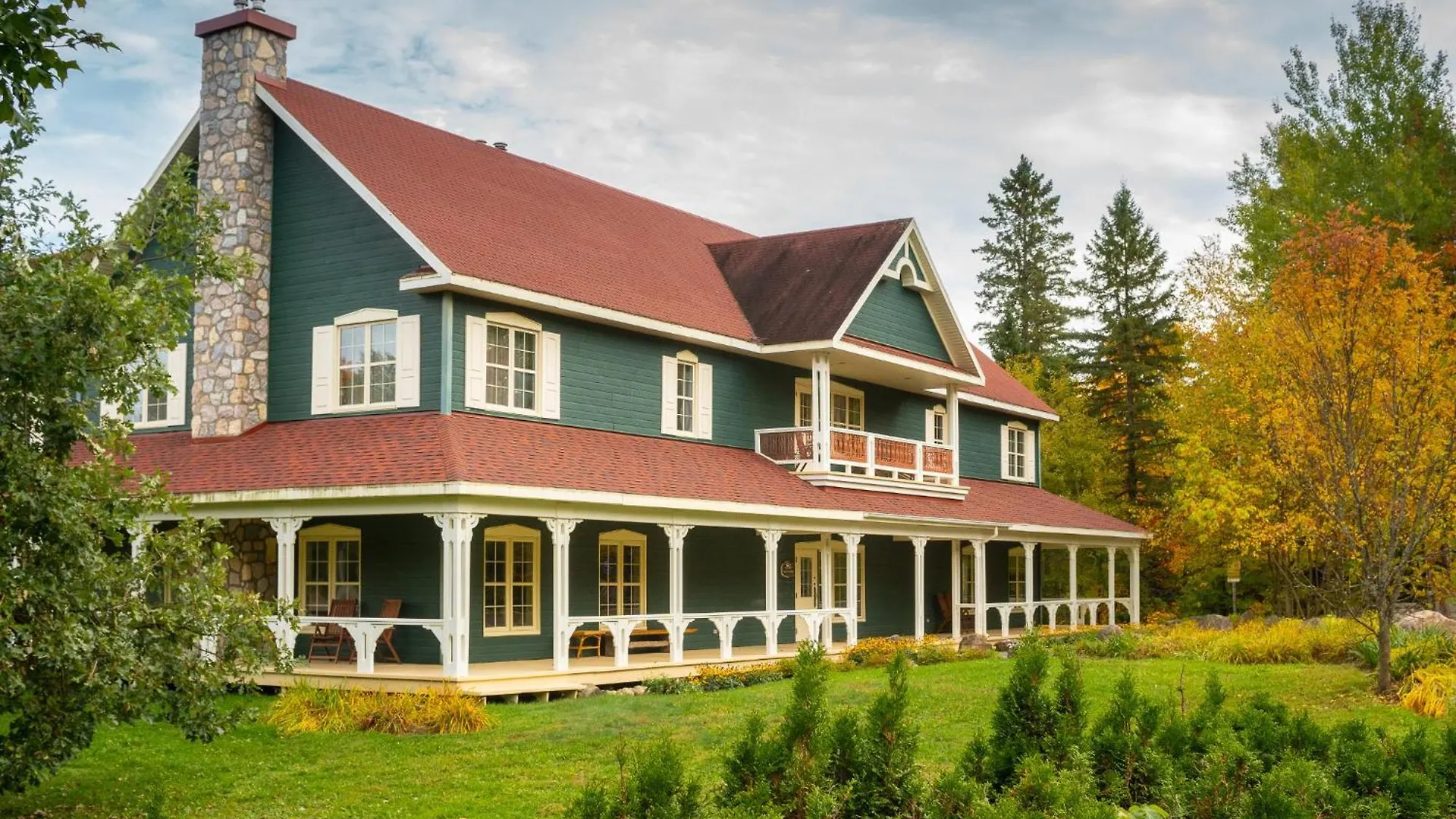 14 Luxury Hotels in Canada That Deliver on Every Detail