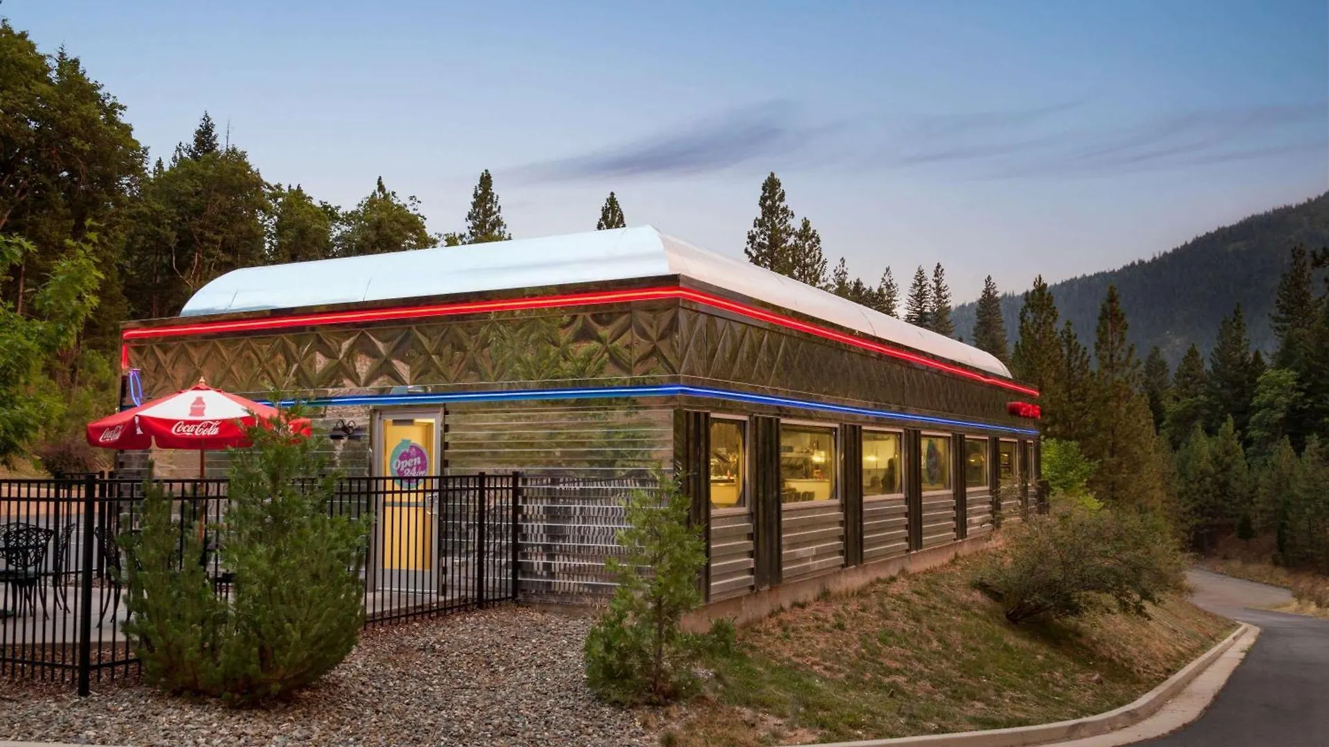 4 Budget Hotels In Mount Shasta That Deliver Real Value