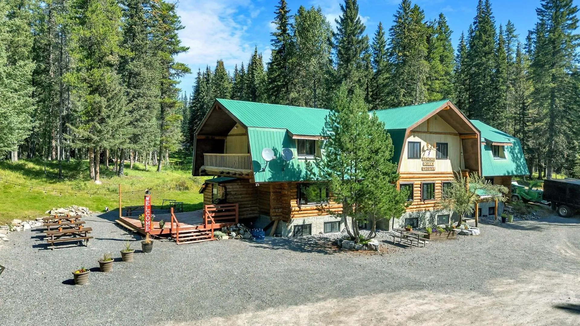 Staying in Canada West: 5 Extended Stay Hotels Compared