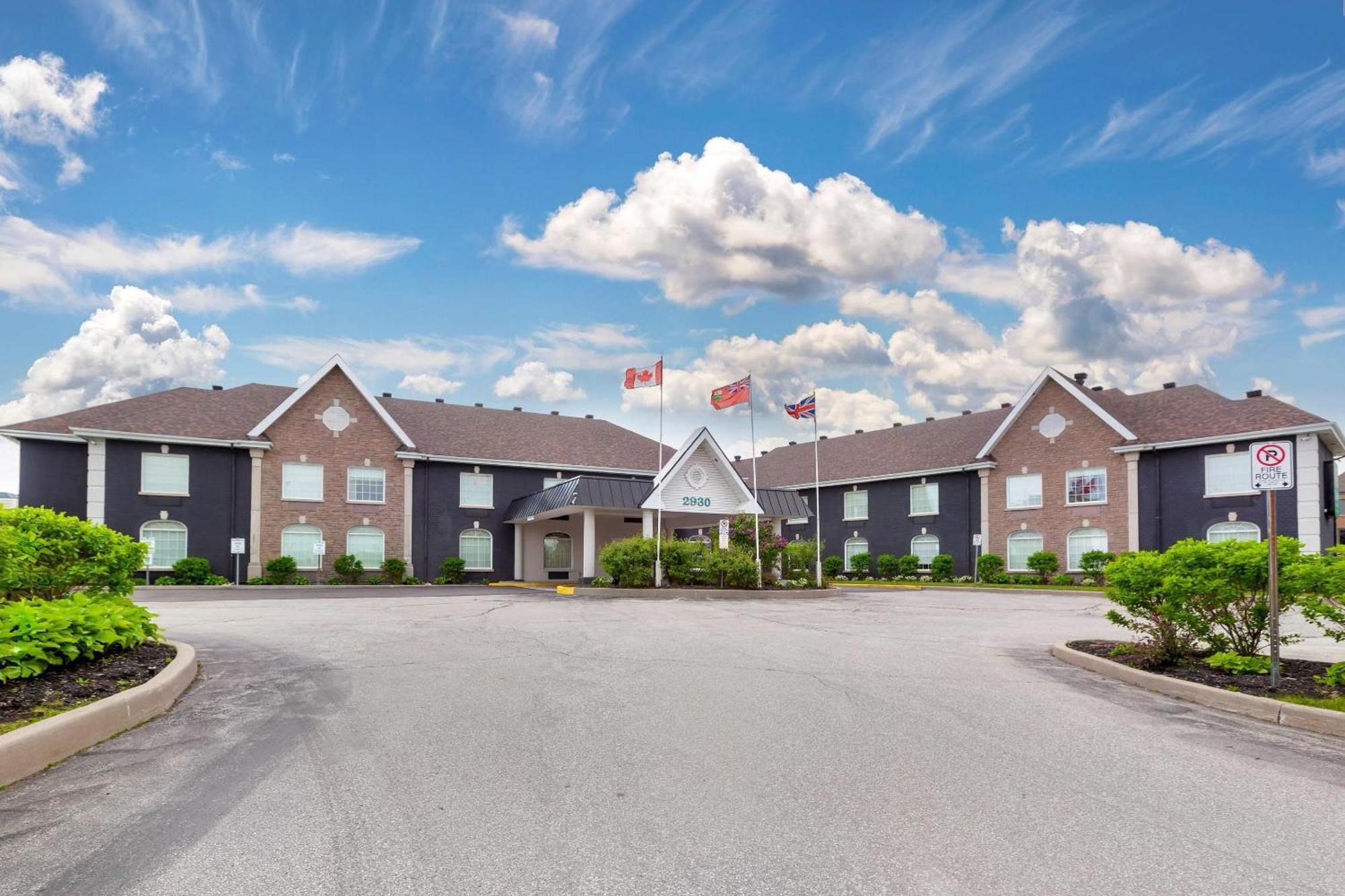 4 Budget Stays Worth Booking Close to Art Gallery of Mississauga