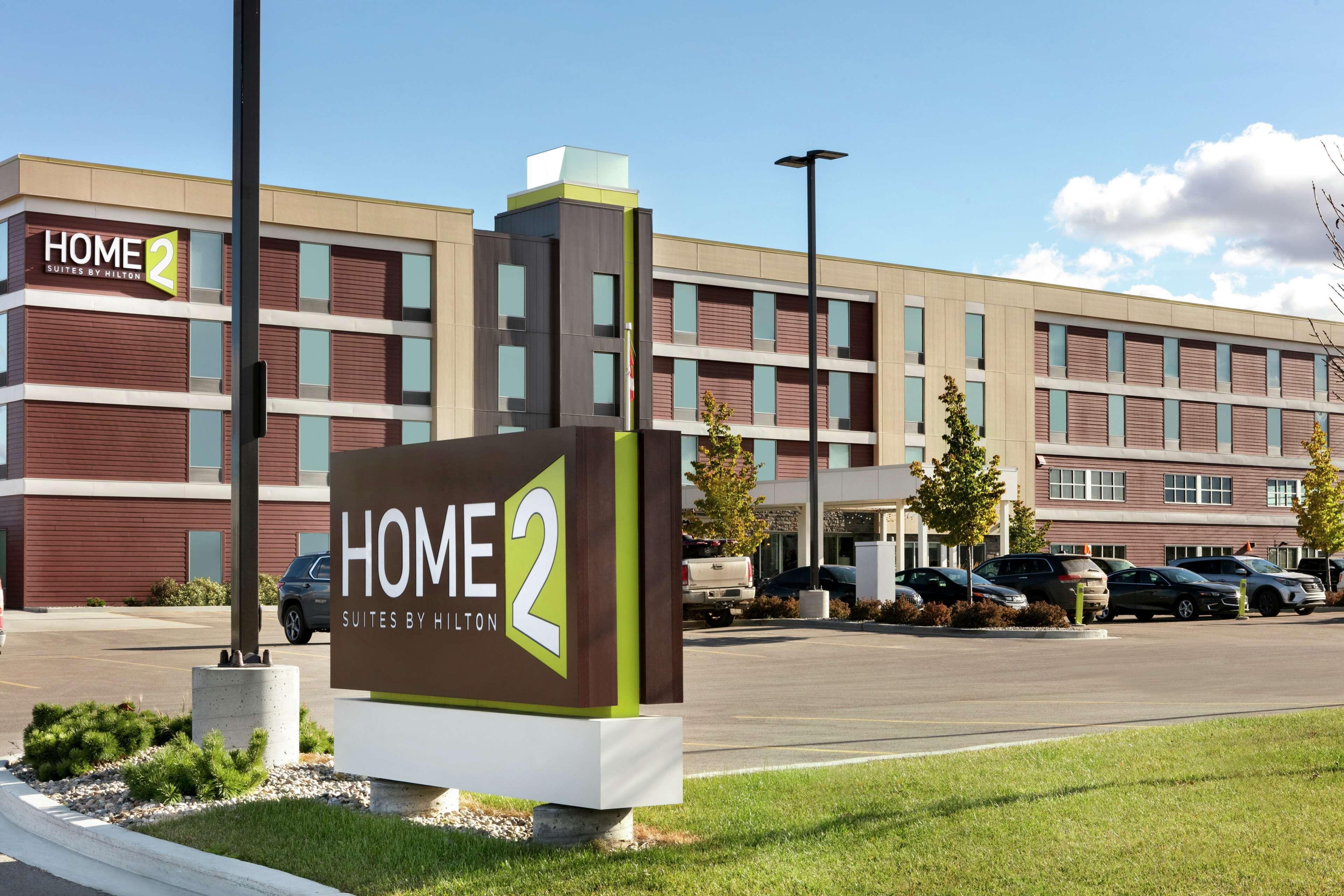 6 Airport Hotels Close to North Peace Cultural Ctr in Fort St. John